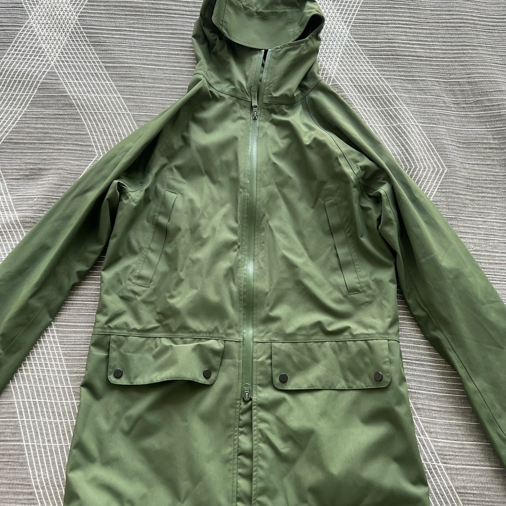 The Brockton by Baro. Men’s size medium. Color green